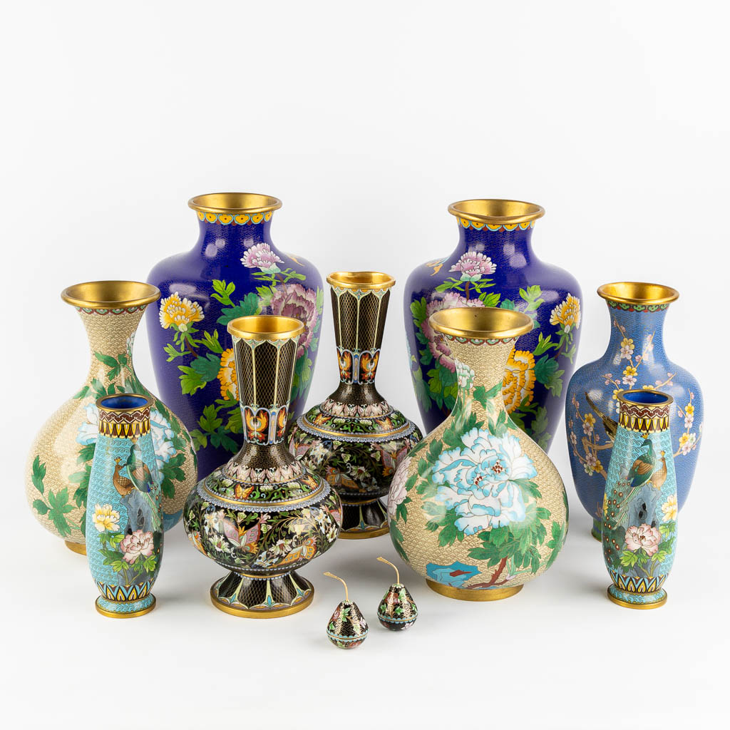 Lot 033 Four pairs of Cloisonné enamel vases, added 1 vase and two small pieces. (H:38 x D:23 cm)