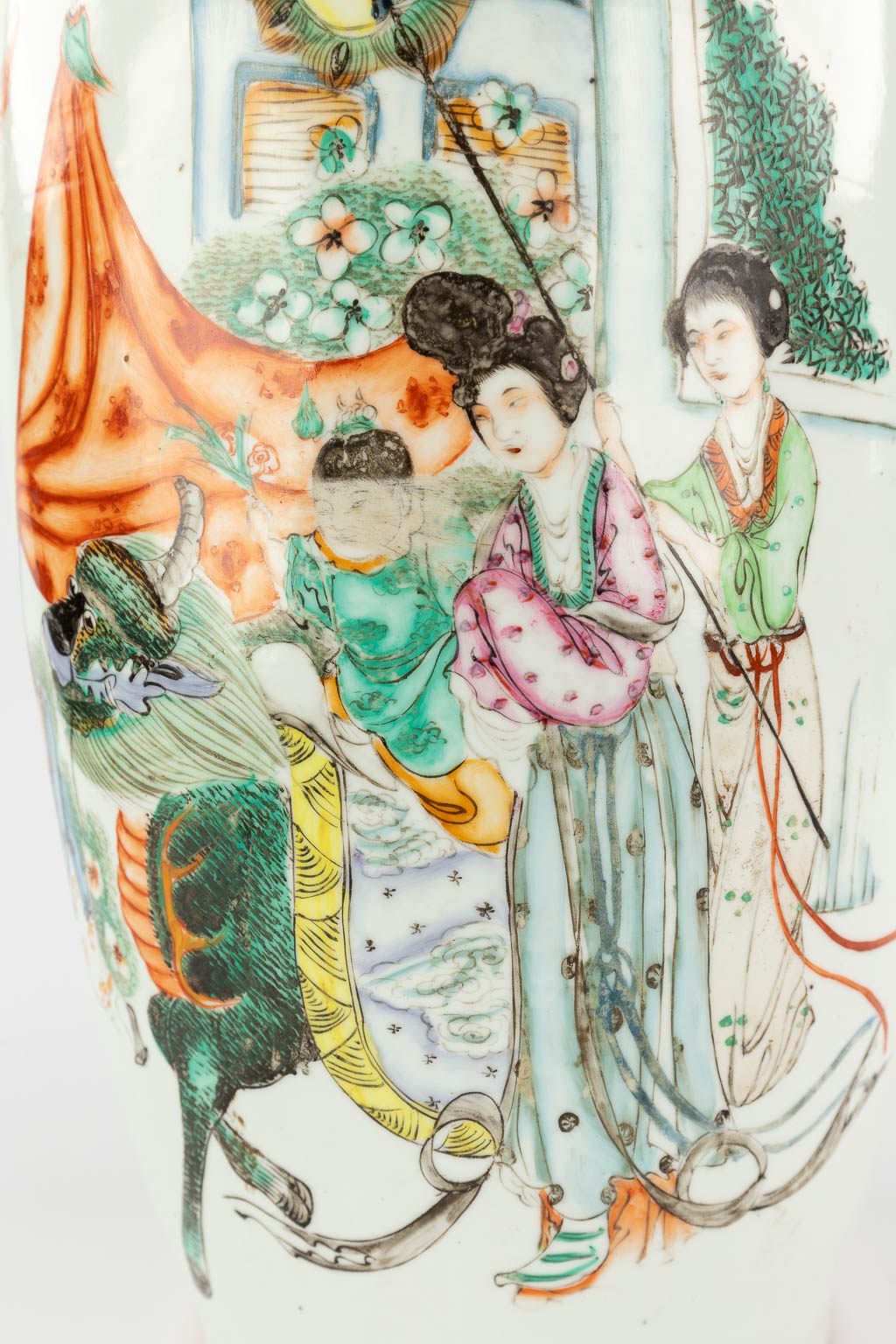 A Chinese vase decorated with a mythological figurine, ladies and children. 19th/20th C. (H: 59 x D: 22 cm)
