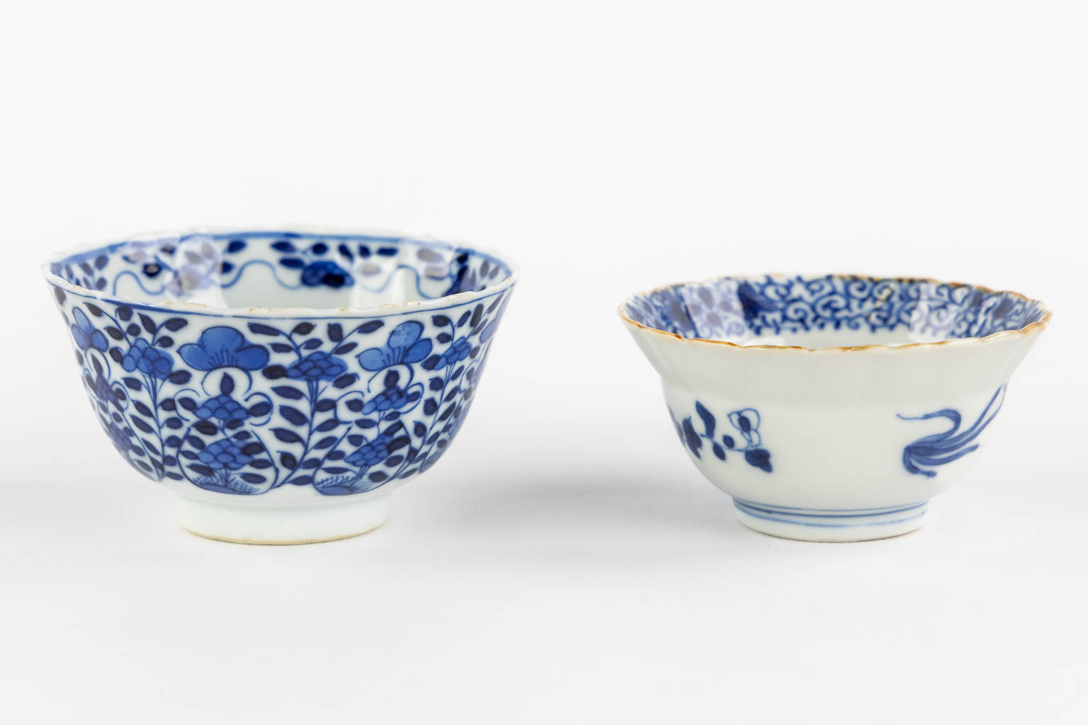 A pair of Chinese plate, blue-white decor of 