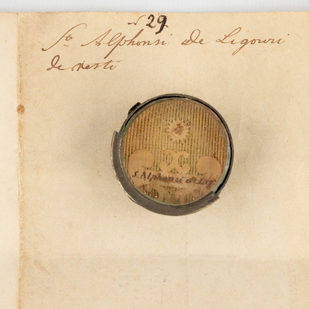 A sealed theca with a relic: De veste Sancti Alphonsi Mariie di Ligario