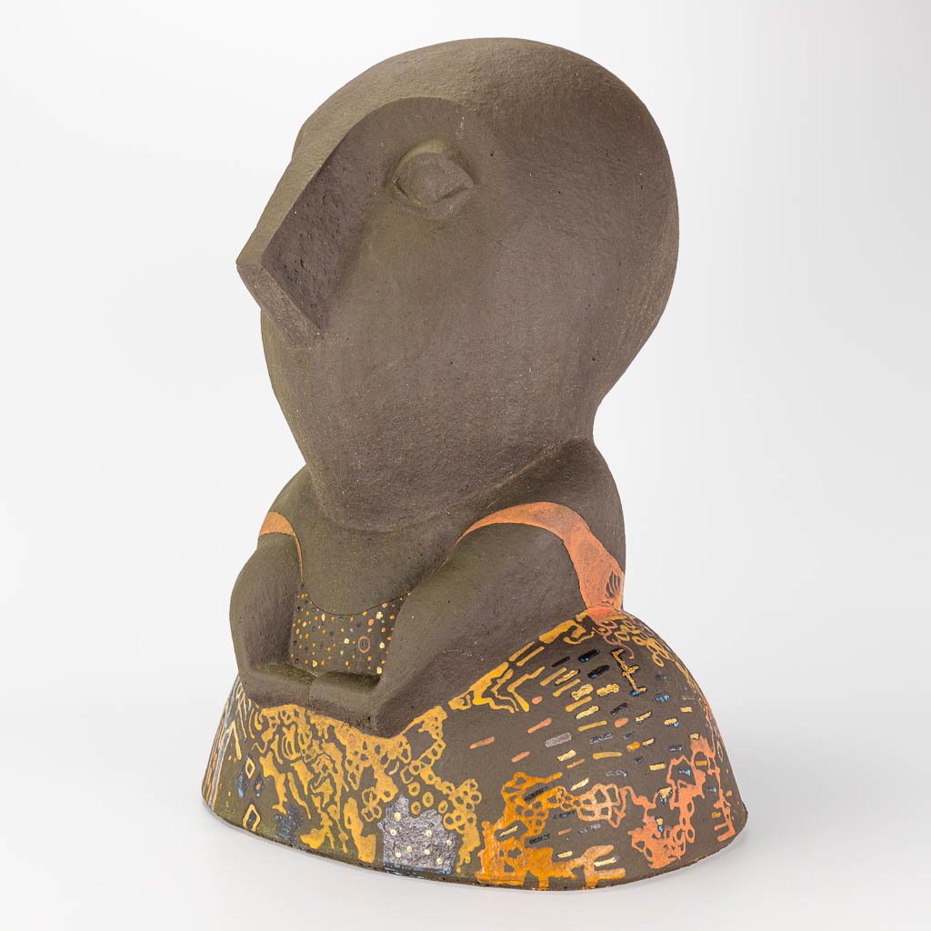 Odile KINART (1945) A statue made of terracotta.