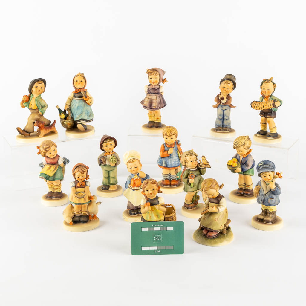 Hummel, 15 figurines, polychrome porcelain. (H:13,5 cm)