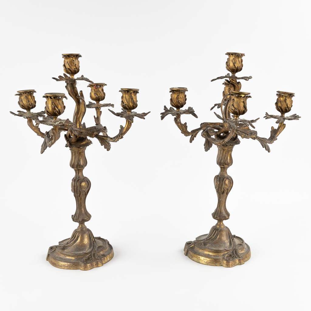 A pair of table candelabra, bronze in louis XV style. Circa 1900. (D:30 x W:30 x H:45 cm)