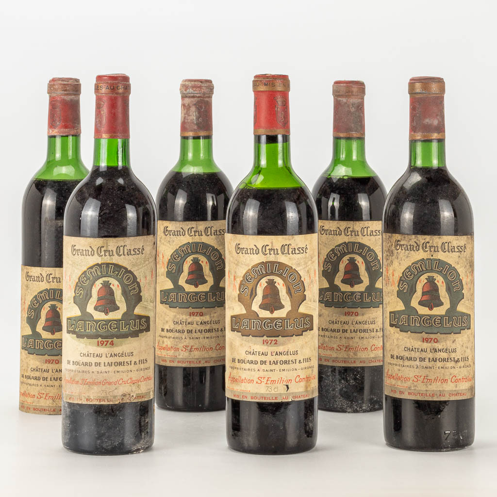 Een collectie van 6 flessen Château L'Angelus, 1970 (4), 1972 & 1974