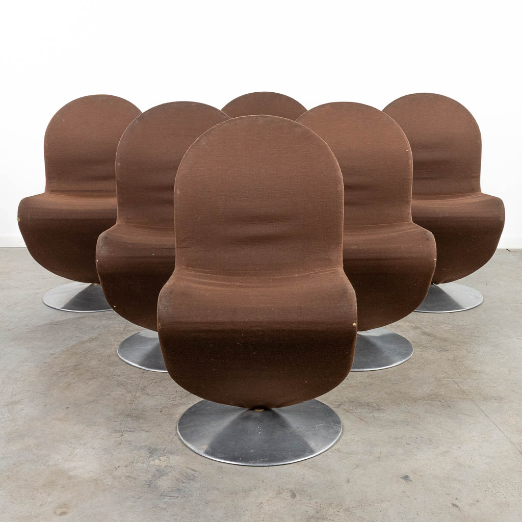 Verner PANTON (1926-1998) Een collectie van 6 '123 system' stoelen. (H:87cm)
