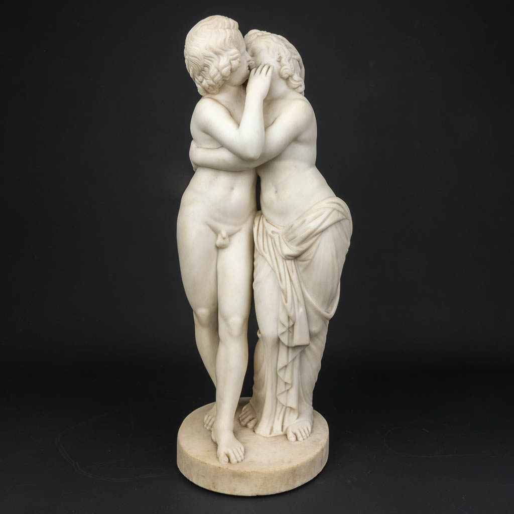 No signature found 'The Kiss' made of white Carrara marble. 19th century. (H:56cm)