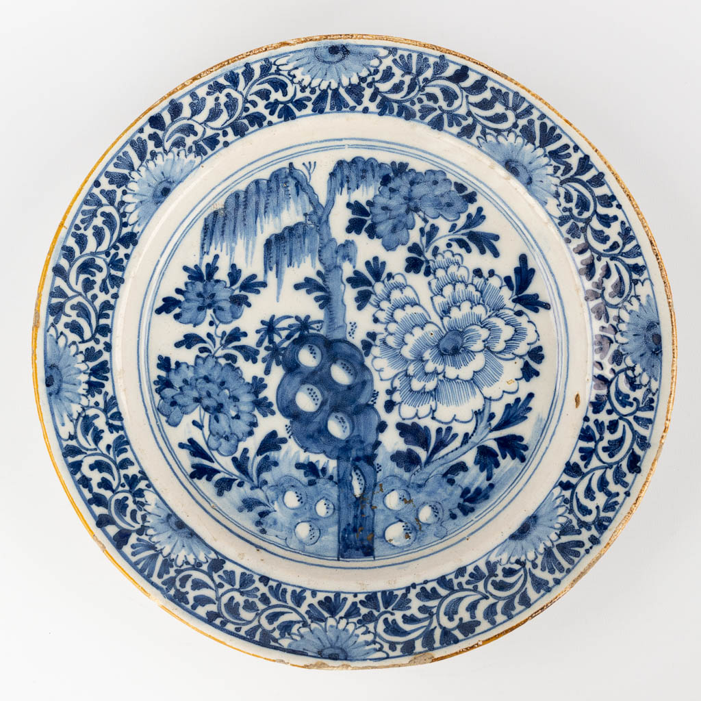 Three plates, Delfts faience, 18th C. (D:31 cm)