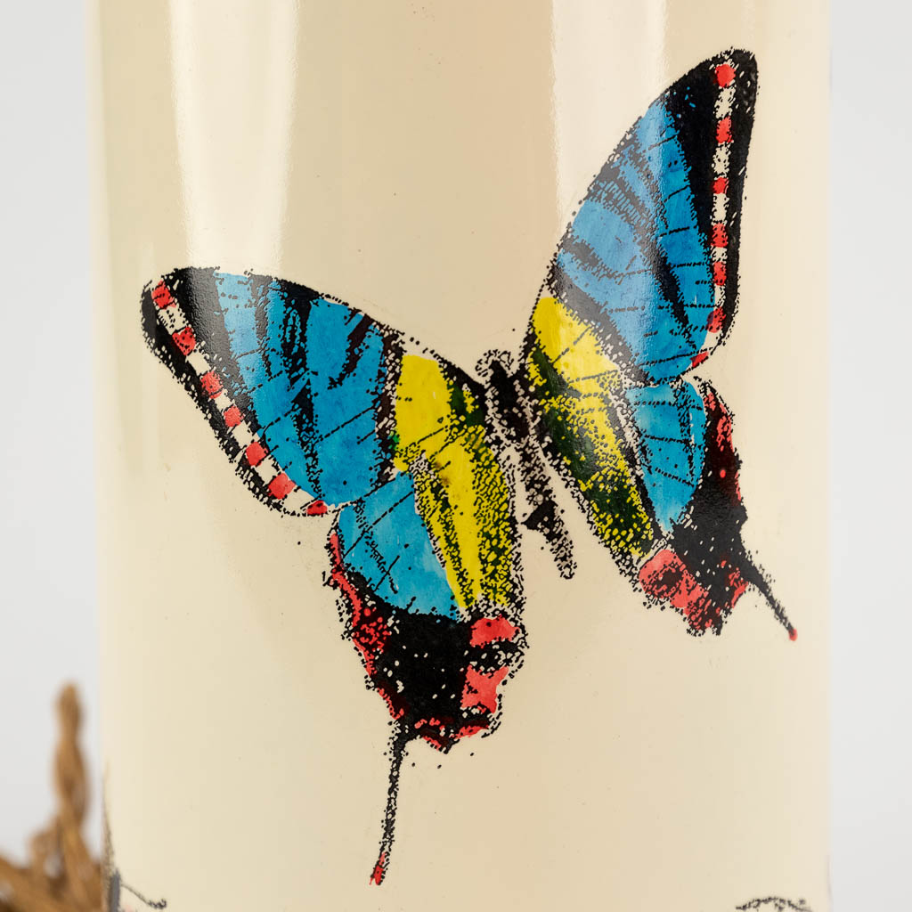 Piero FORNASETTI (1913-1988) 'Farfalla' tafellamp met vlinderdecor. (H:41 x D:10,5 cm)