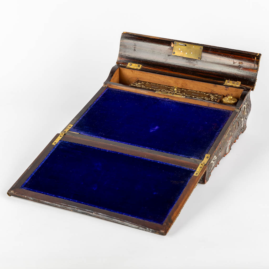 An antique writing desk, Boulle and marquetry inlay. Napoleon 3. (L:24 x W:31 x H:10,5 cm)