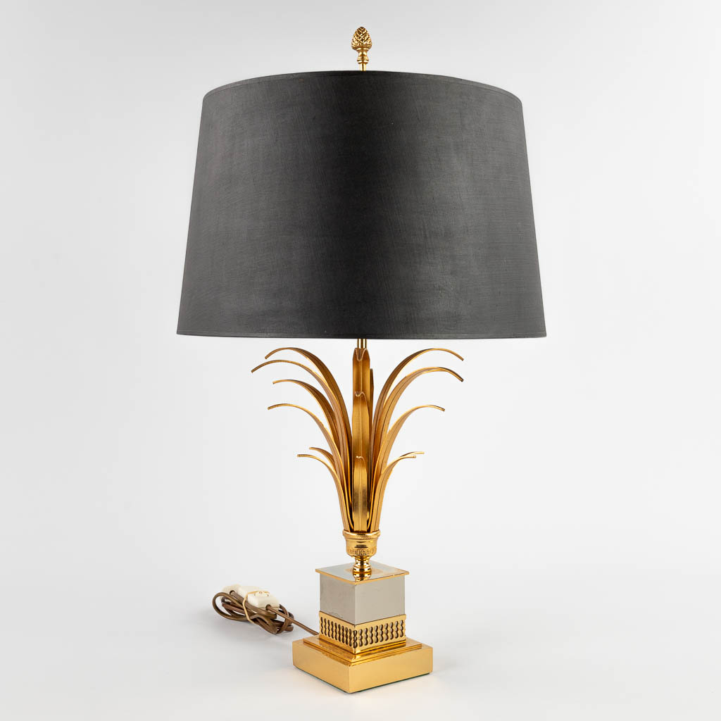 A table lamp, gilt metal in Hollywood Regency style. Circa 1980. (H:62 cm)