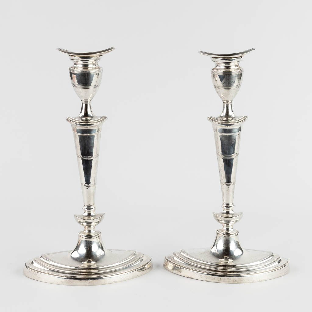 Ellis & Co, Ellis Jacob Greenberg, a pair of candle holders, silver, gross: 1,605g. (W:12 x H:17 cm)