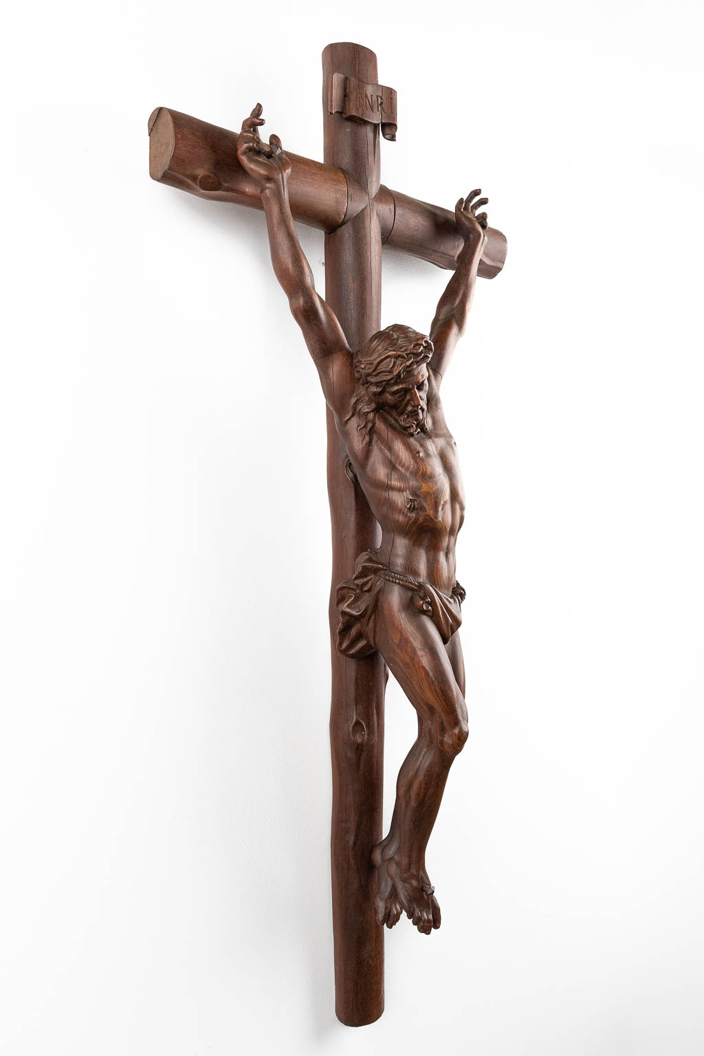 Een fijn gesculpteerde antieke Corpus Christi. Gedateerd 1857. (W:42 x H:95 cm)