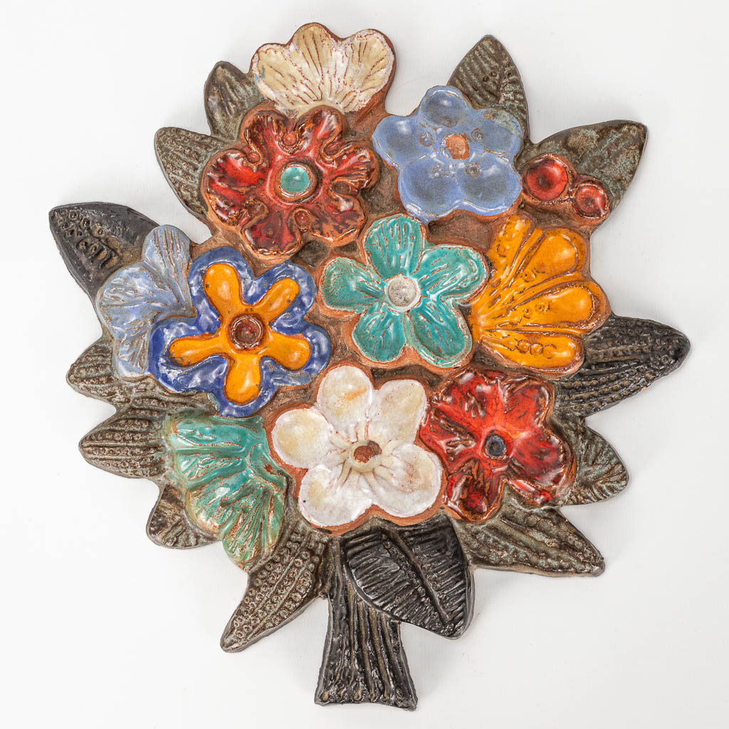 Elisabeth VANDEWEGHE (XX-XXI) A ceramic flower bouquet, made by Perignem. 