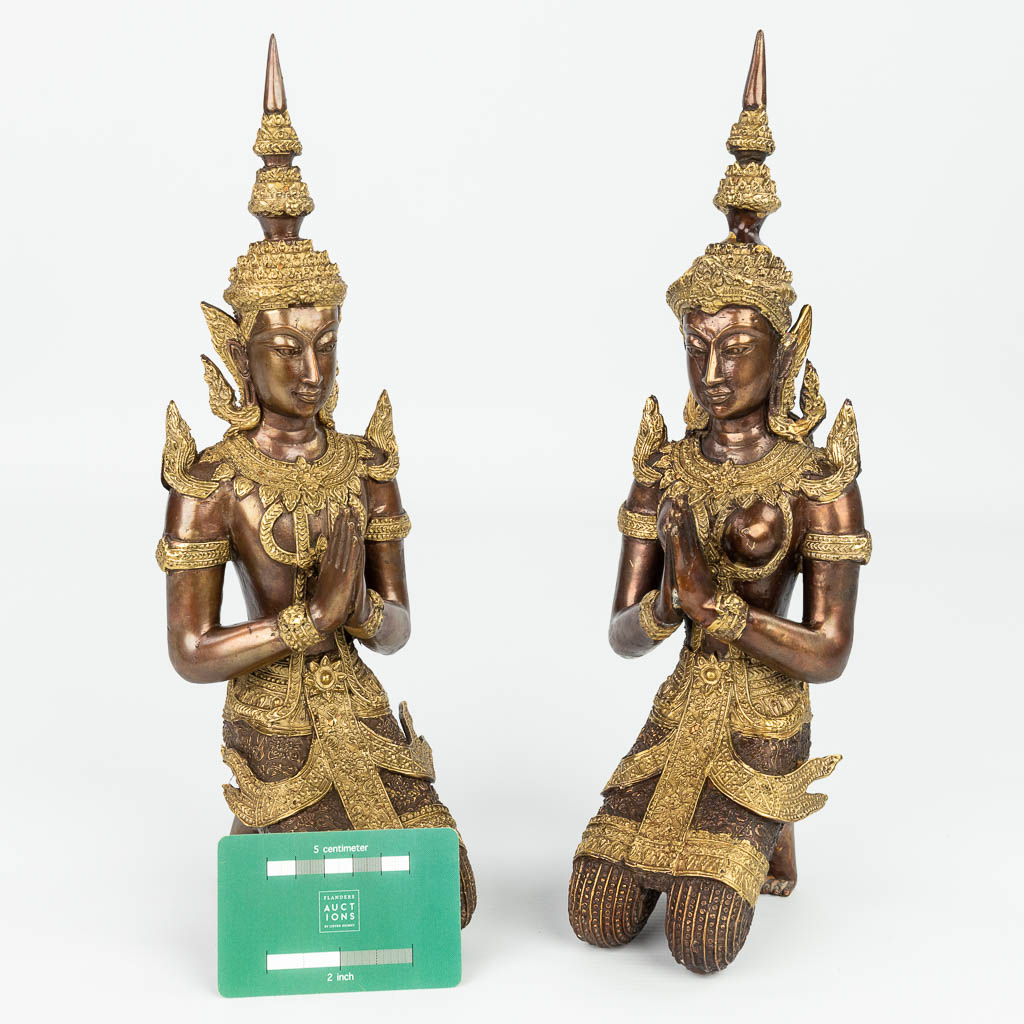A pair of Thai Buddha's made of bronze. (H:33,5cm)