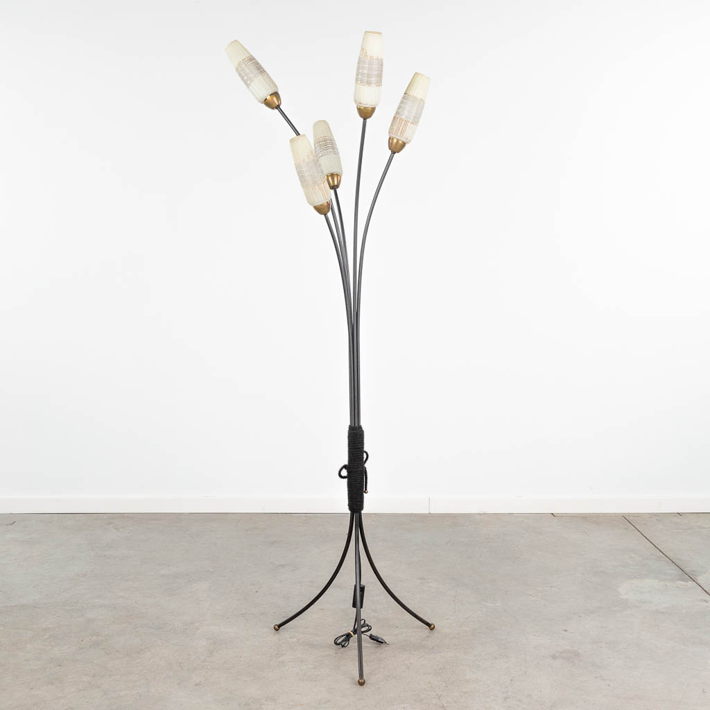  A mid-century floor lamp with 5 glass shades 