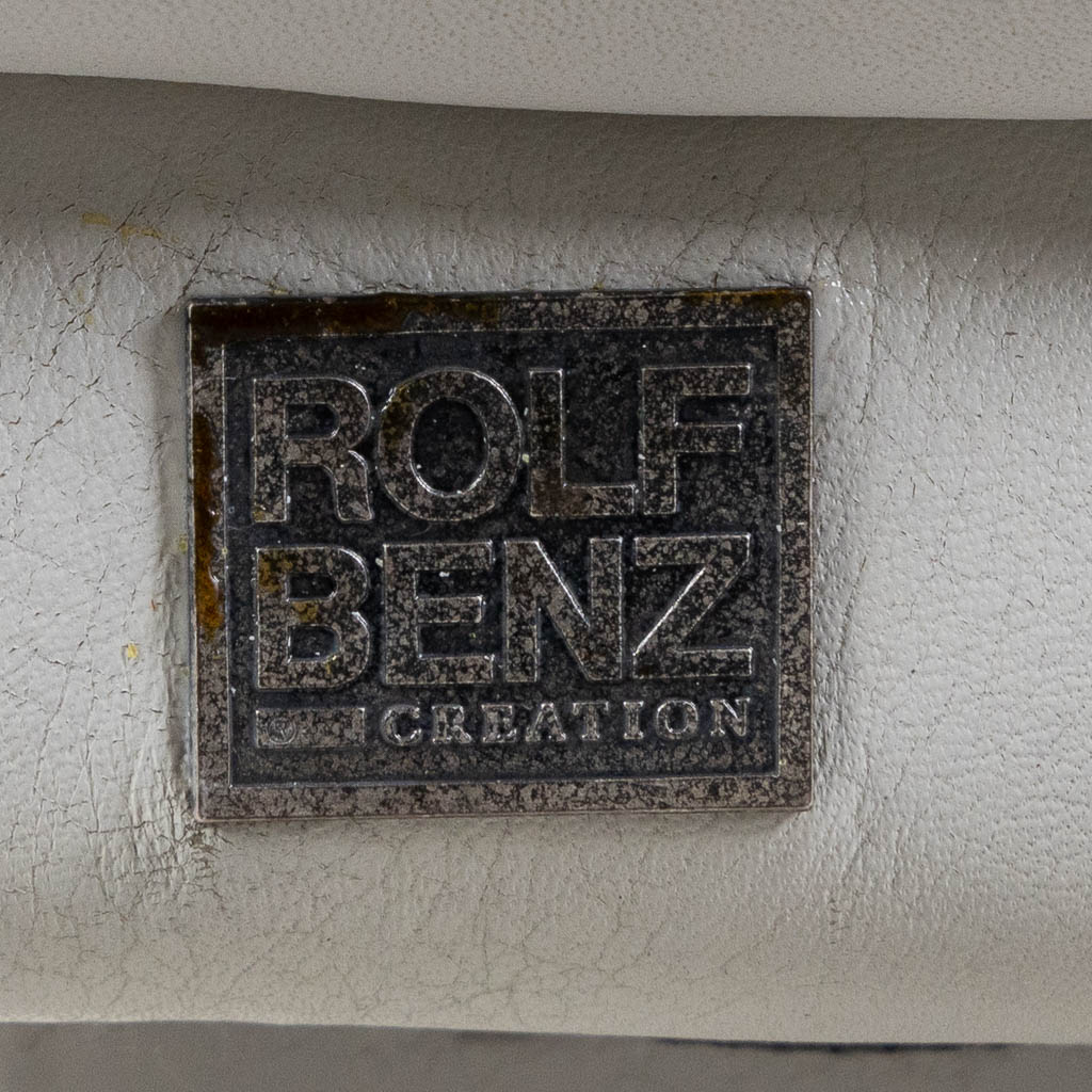 Rolf Benz, a large white leather salon suite. (L:88 x W:205 x H:86 cm)