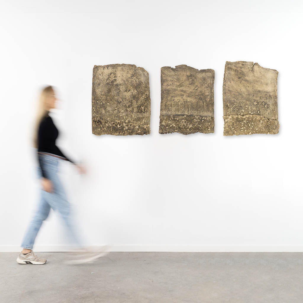 Pia MANU (XX) 'Drie Keramische Panelen'. (W:47 x H:70 cm)