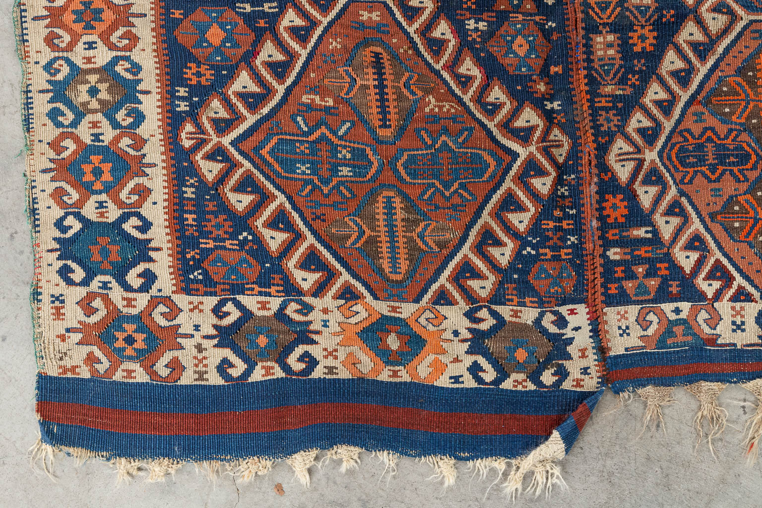 Een Oosterse handgeknoopte Kelim, Turkije, wol. (D:206 x W:154 cm)
