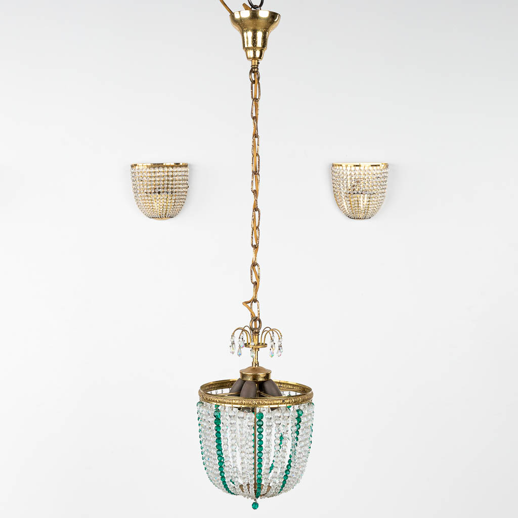 A chandelier made of brass and glass, with 2 wall lamps. (H:35cm)