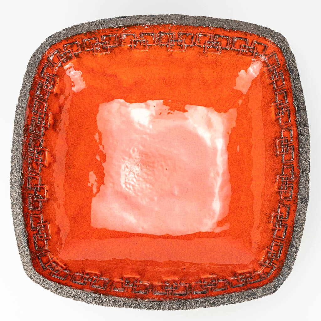 Jan NOLF (1931-1999) A collection of 2 bowls with red glaze of which one is marked. 