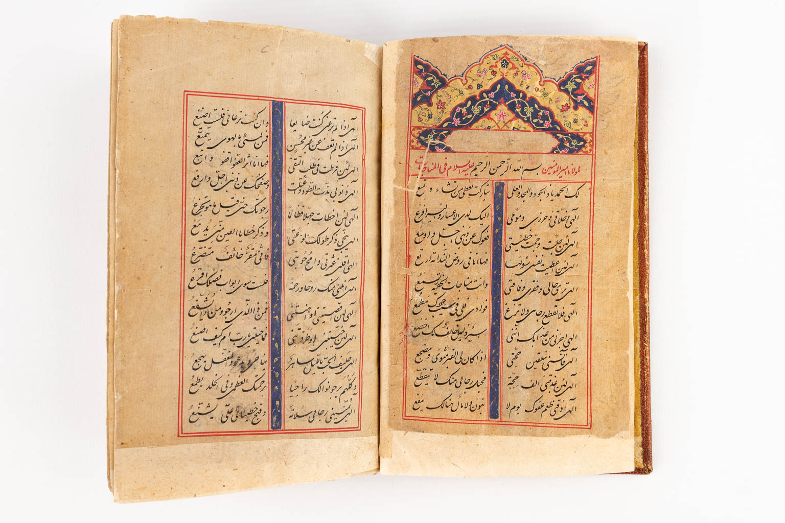 Een Qajar Diwan Ali Ibn Abi Talib, Qajar, Perisa, Gedateerd 1221AH/ 1806AD (W:11,5 x H:18,5 cm)