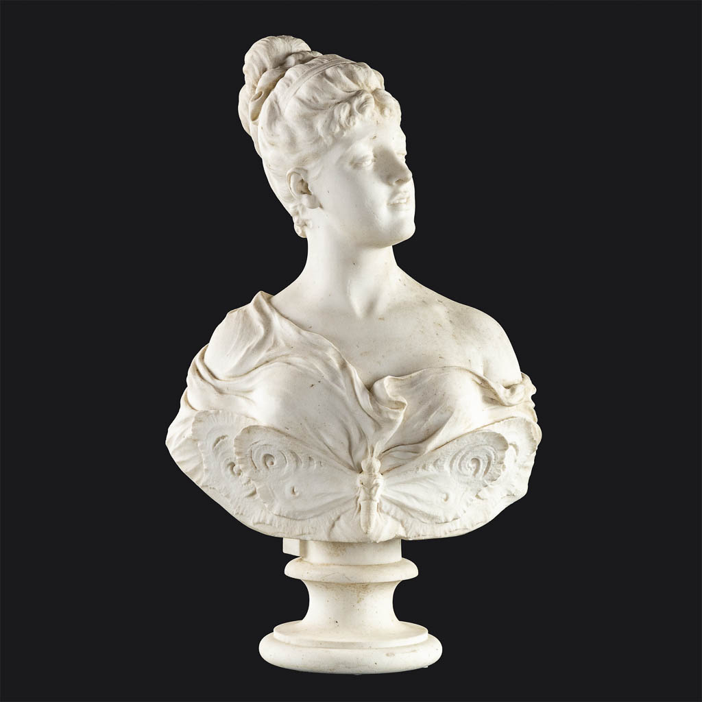  Studio van Orazio ANDREONI (1840-1895) 'Buste van een dame met vlinder' Carrara Marble. 