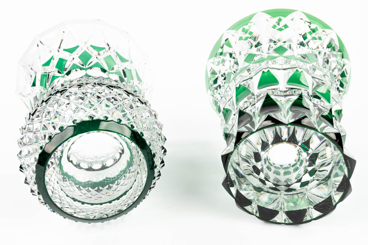A collection of 5 pieces of Val Saint Lambert bowls and vases, made of cut crystal. (H:27cm)