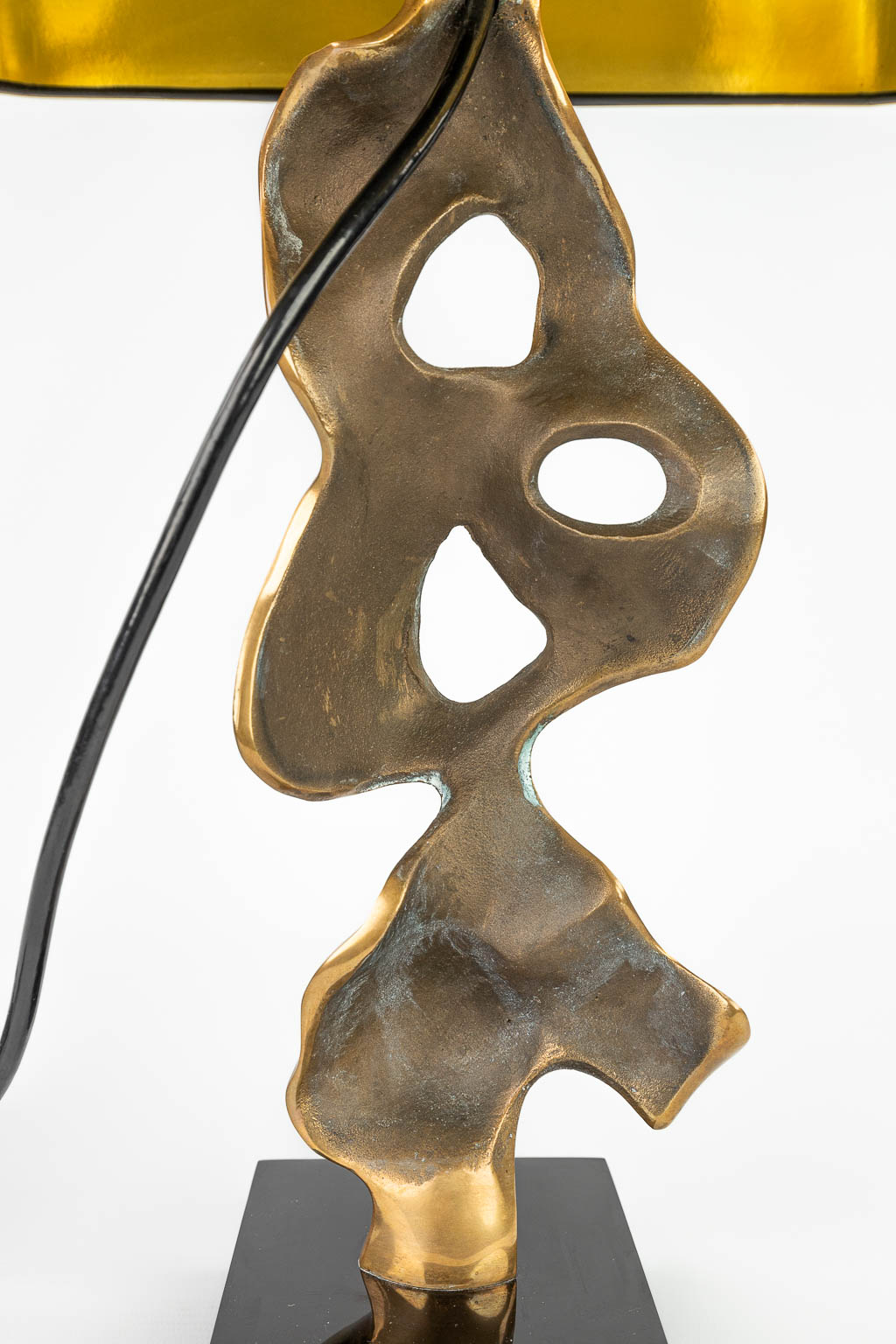 Michel JAUBERT (XX-XXI) 'Tafellamp' gemaakt uit brons. (H:64cm)
