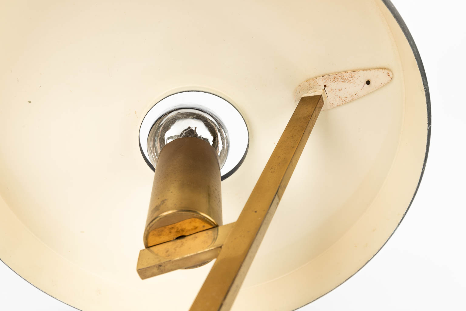 Louis Christian KALFF (1897-1976) een mid-century tafellamp voor Philips. (H: 45 x D: 33 cm)