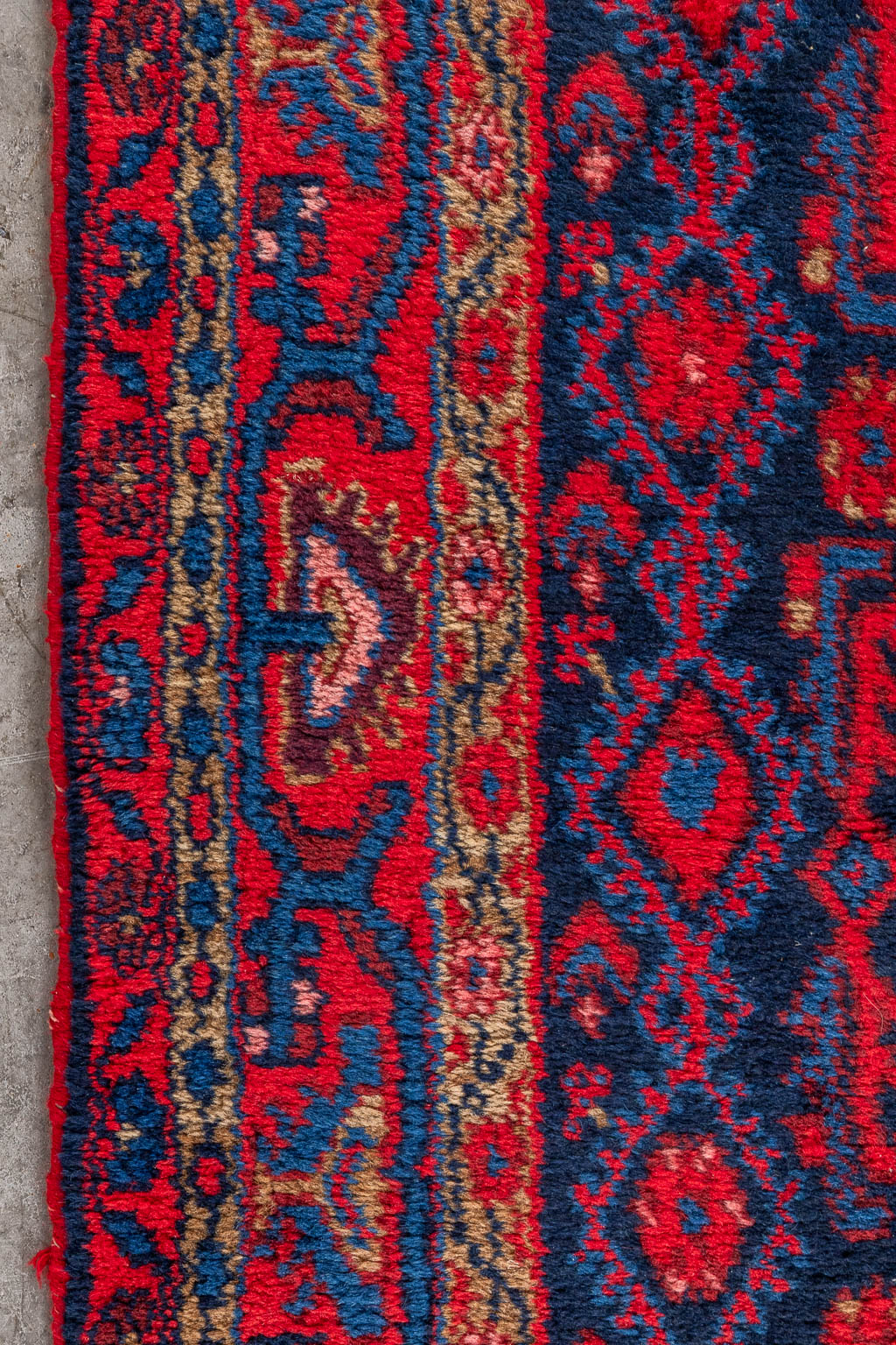Twee Oosterse handgeknoopte tapijten. India & Midden-Oosten. (L:170 x W:107 cm)