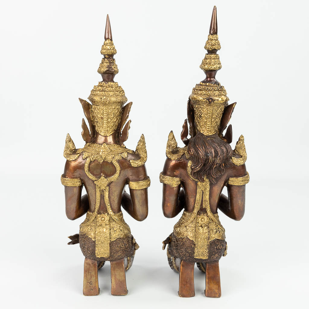 Een paar Thaise Boeddha's gemaakt uit brons. (H:33,5cm)