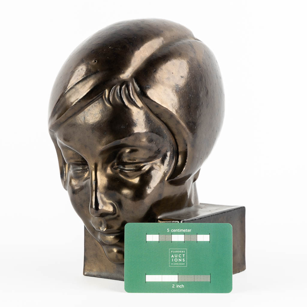 Koos VAN DER KAAIJ (1900-1976) 'Head of a lady' 1934. (L:15,5 x W:12 x H:21 cm)
