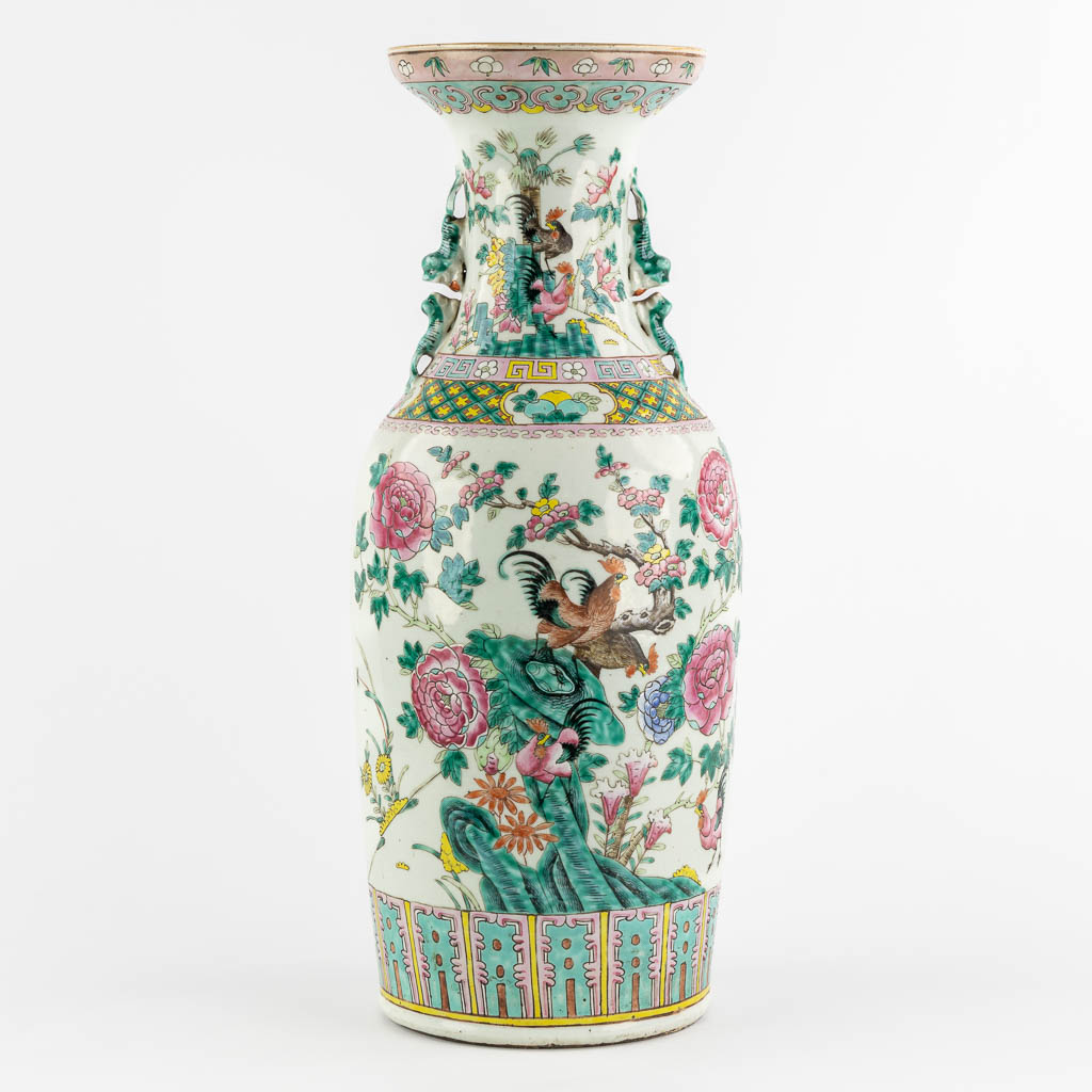 A large Chinese Famille Rose vase decorated with Chicken and Flora. (H:59 x D:23 cm)