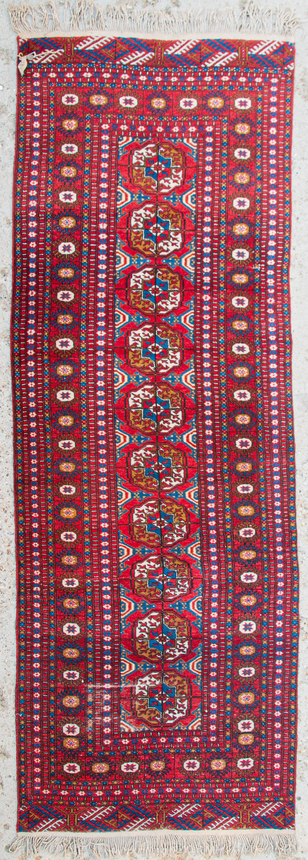 An Oriental hand-made carpet runner. Bokhara / Turkaman. 