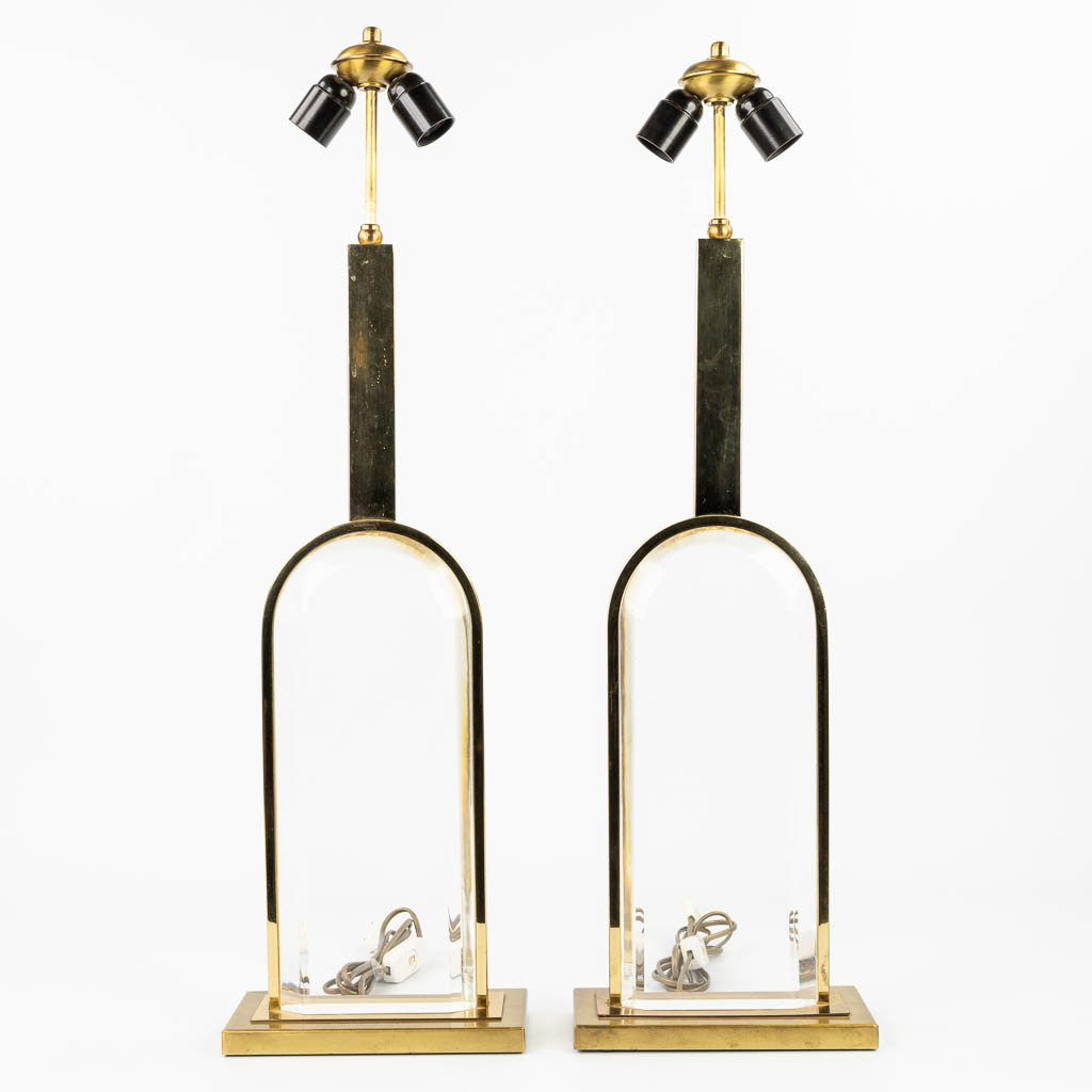 A pair of mid-century table lamps made of gold-plated metal and acrylic. (H:84cm)
