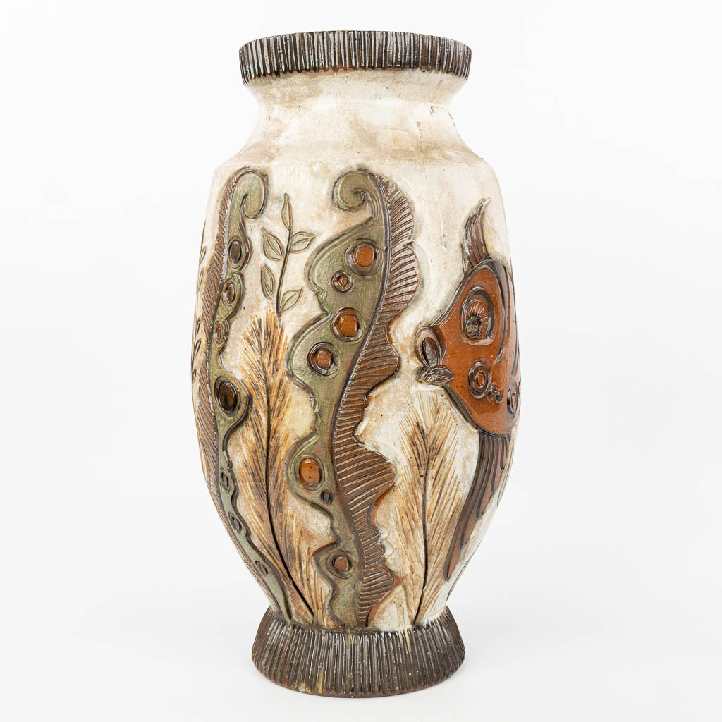 Edouard GREGOIRE (XIX-XX) een grote vaas gemaakt uit grès met decor van vissen (H:49cm)