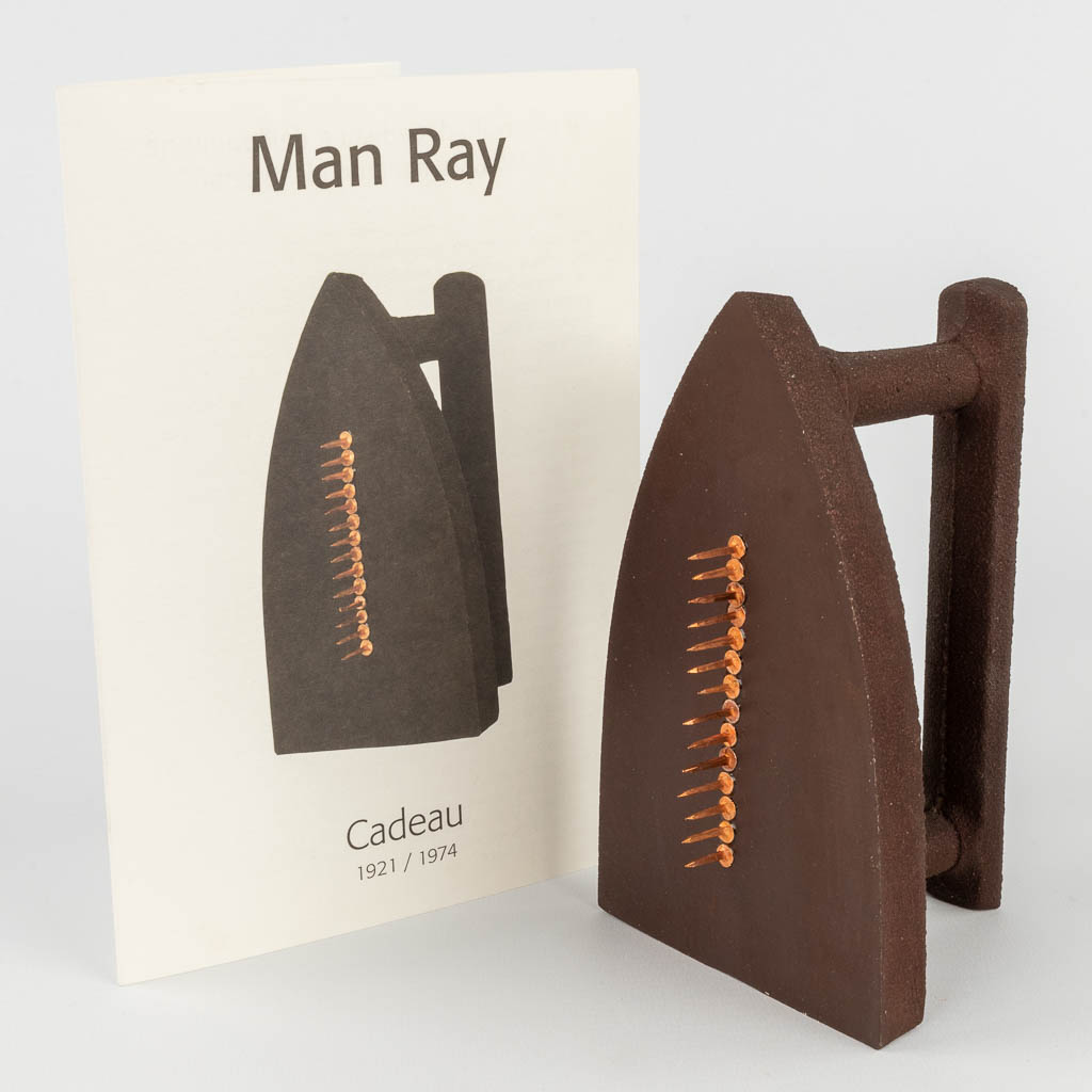 MAN RAY (1890-1976) 'Cadeau' (c. 1972) (L:10 x W:10 x H:16 cm)