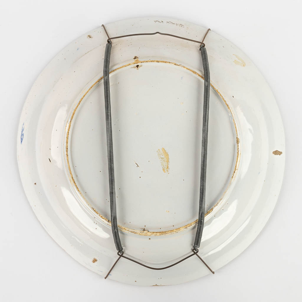 Delfts Faience, a pair of plates, 18th C. (D:31 cm)