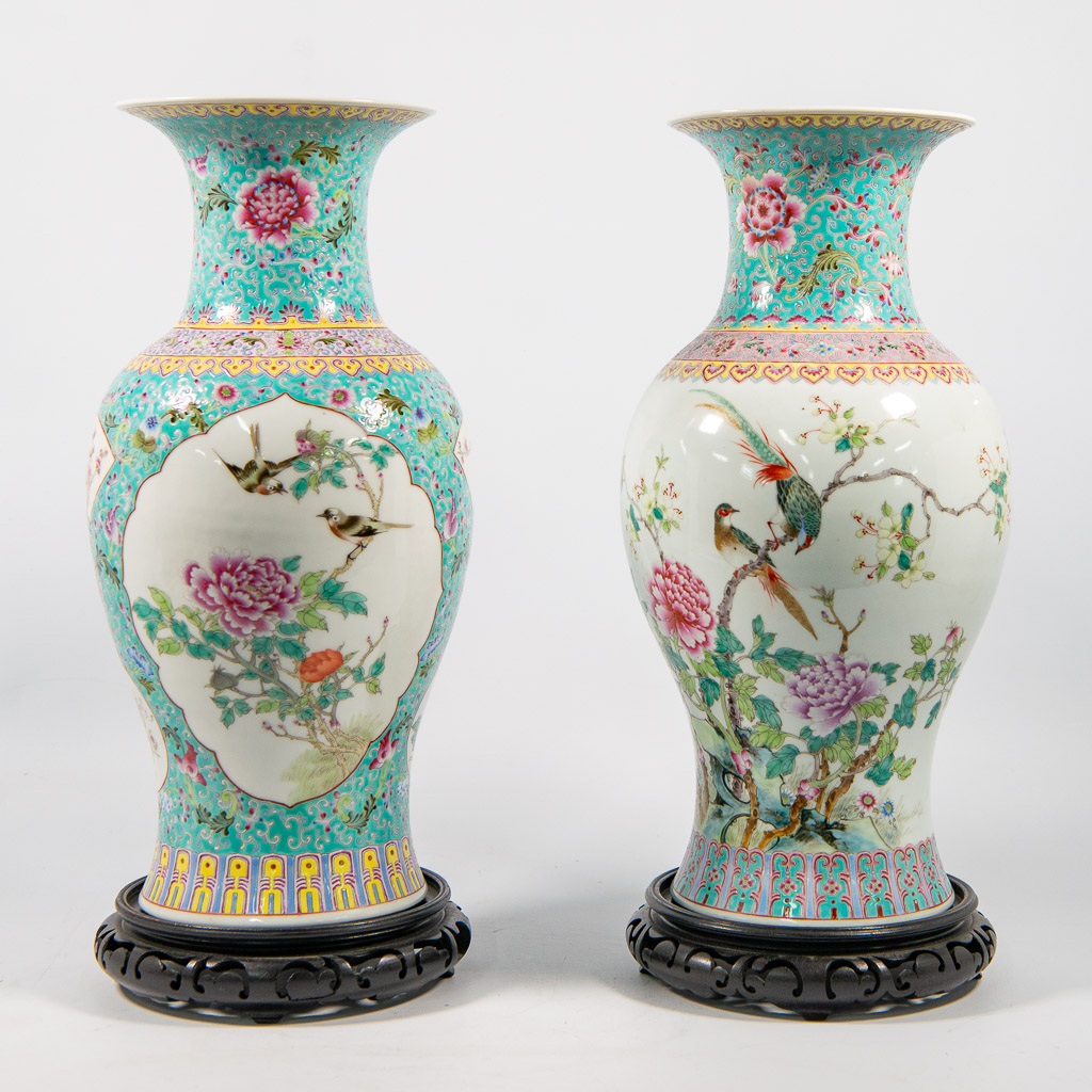  Collection of 2 Chinese vases