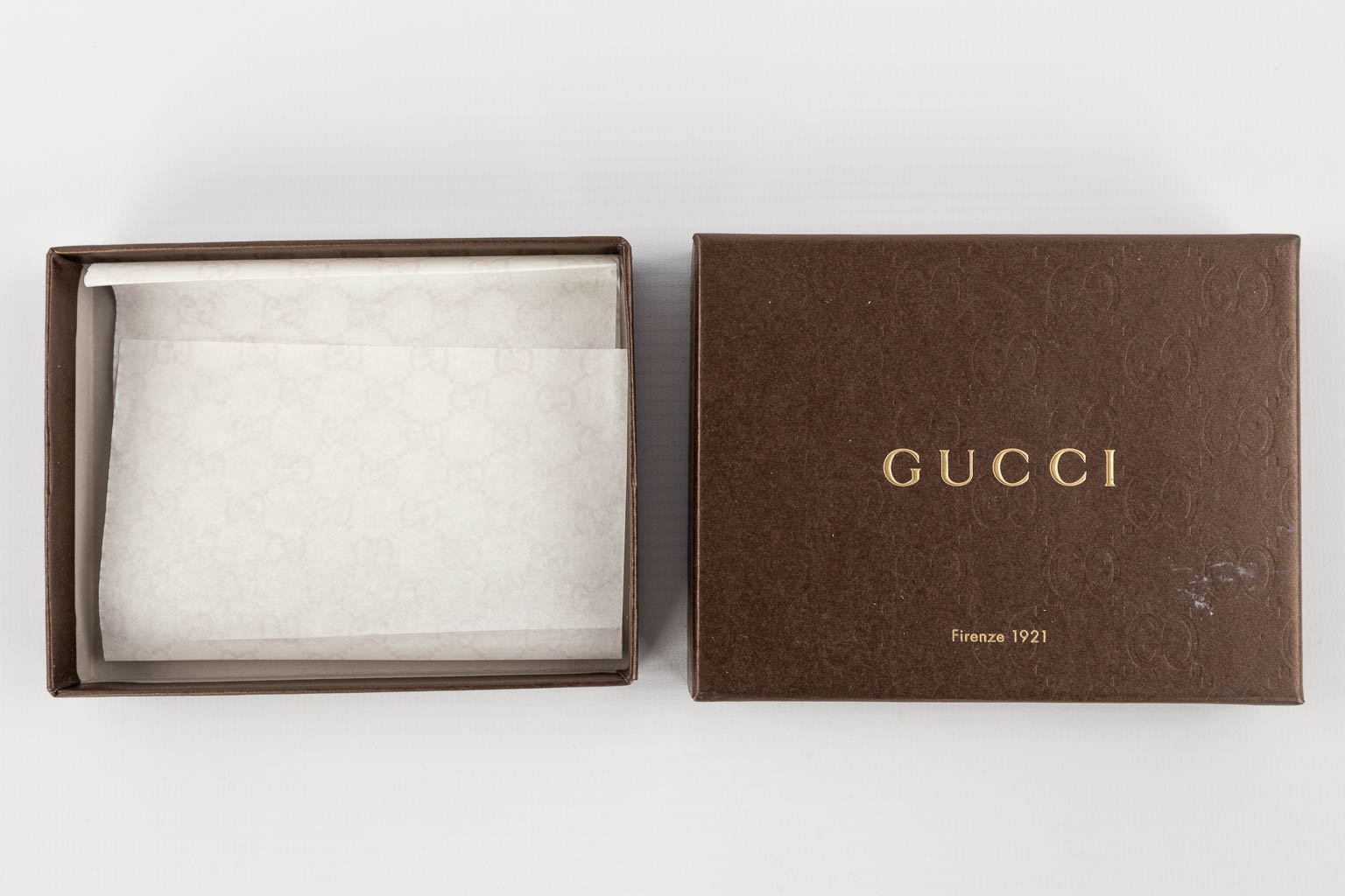 Delvaux & Gucci, a bank note and cardholder, Crocodile and calf leather. (W:10 x H:9,5 cm)