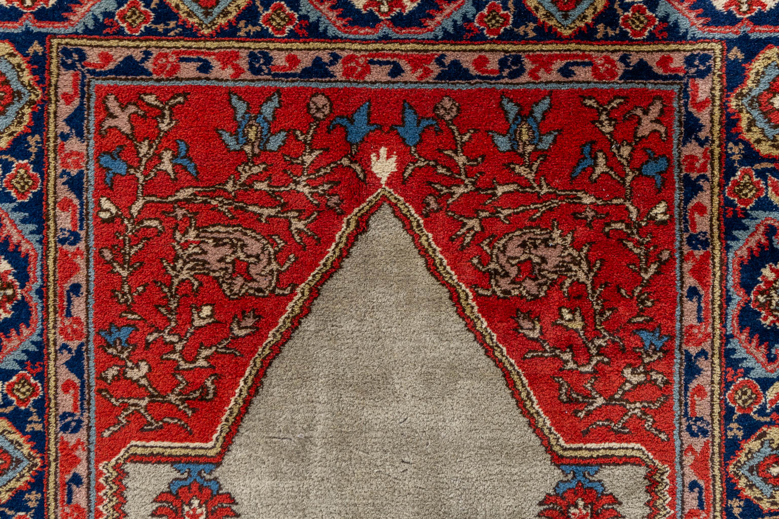An Oriental hand-made carpet, Kayseri. (L:180 x W:128 cm)