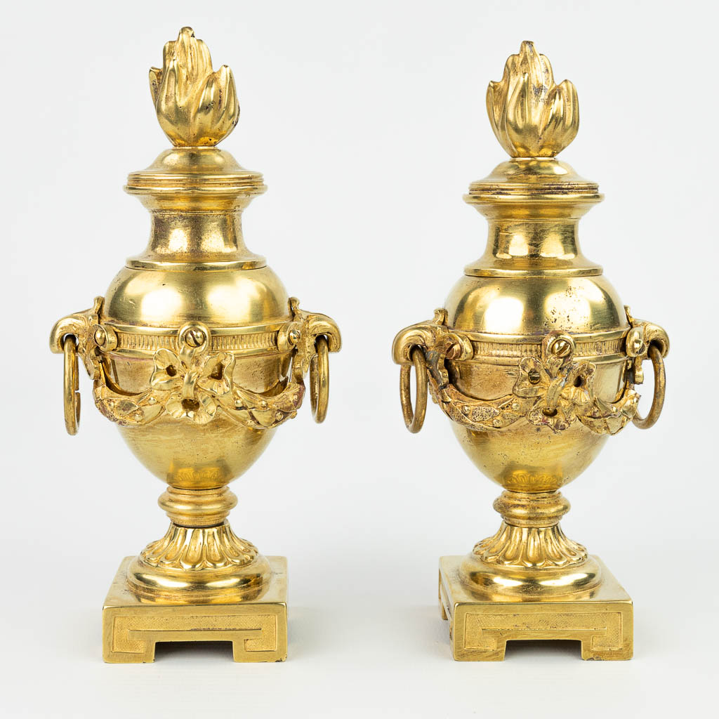 A pair of reversible candlesticks made in Louis XVI style, 19th century. (H:18,5cm)