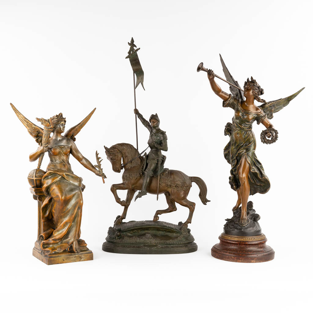 A set of three statues made of patinated spelter. 19th and 20th C. (W:44 x H:66 cm)