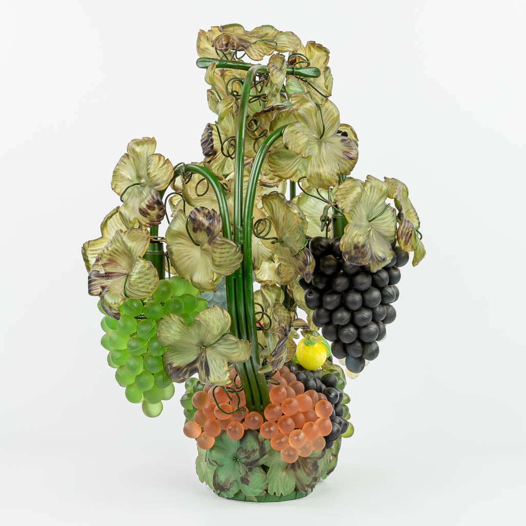 Cesare TOSO (XX-XXI) 'Tafellamp met druiven' een uitzonderlijke lamp gemaakt uit gekleurd glas. (H:60cm)