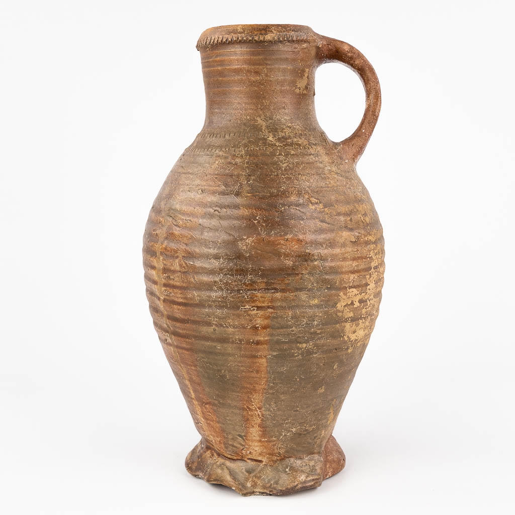 A collection of 2 pitchers, grès stoneware. 17th C. (H: 36 x D: 20 cm)