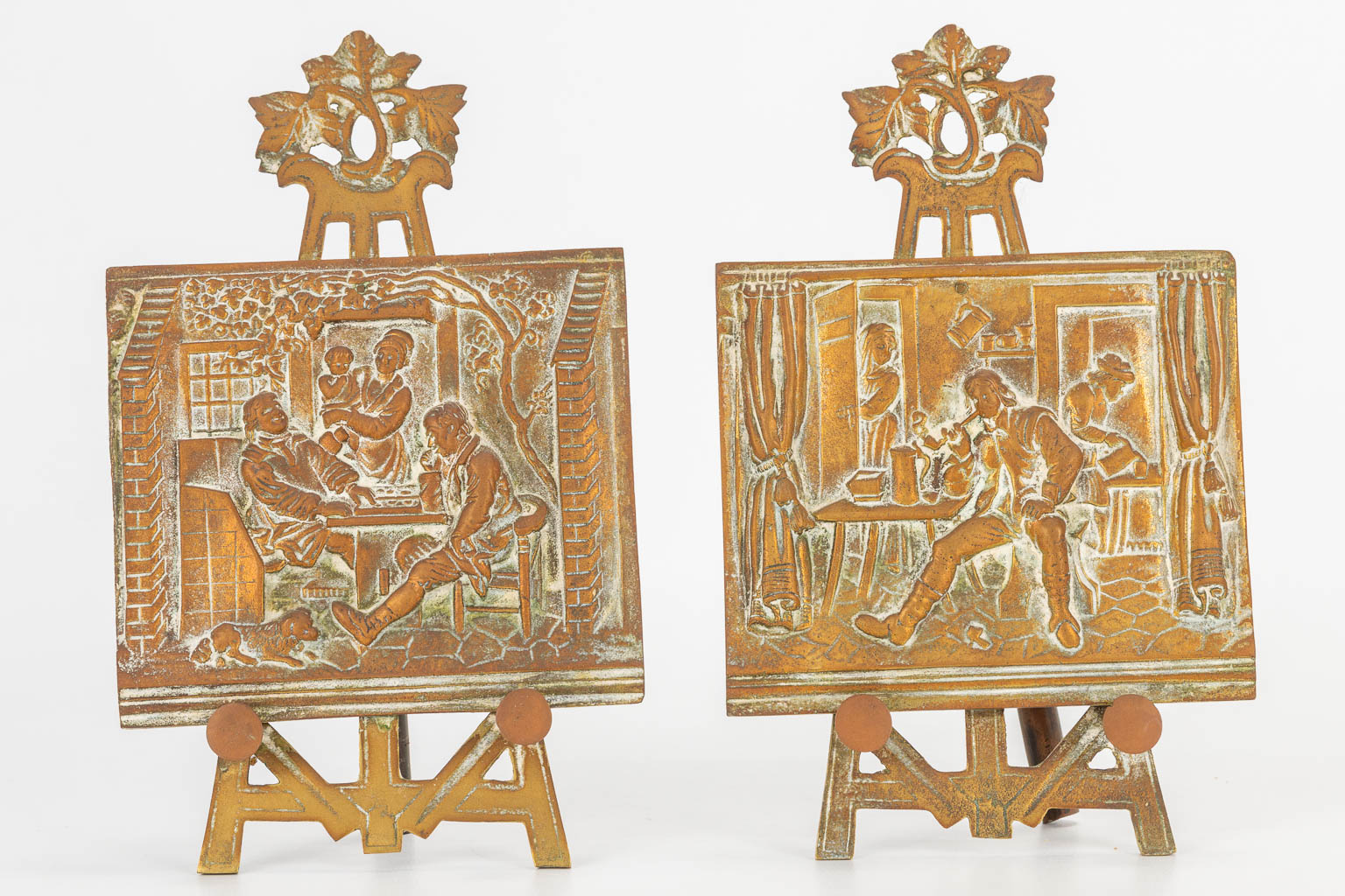 Een collectie van 10 bronzen en kunstbronzen beelden en items. (H:23cm)