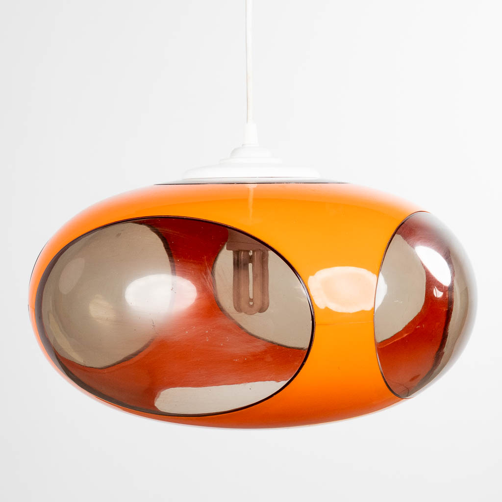 Luigi COLANI (1928-2019) 'Space Age Lamp' made of acrylic. (H:24 x D:40 cm)