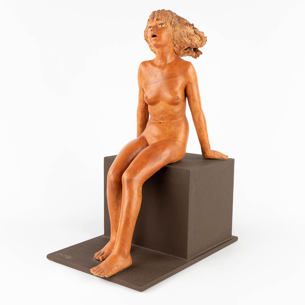 Jan DUMORTIER (XX) 'Seated Lady' terracotta (D:39 x W:26 x H:54 cm)