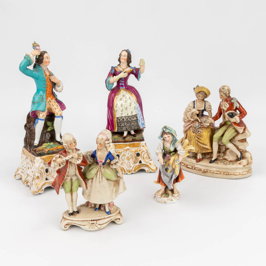 Rauenstein, a collection of 5 figurines made of porcelain (H:24 cm)