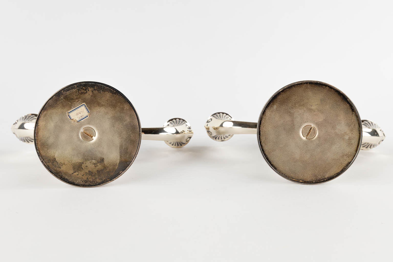 A pair of candelabra, silver. A835. gross: 589g (D:9 x W:20 x H:14 cm)